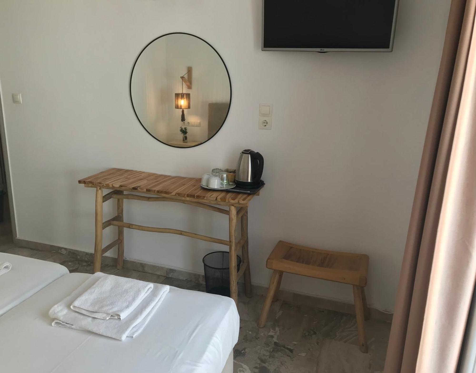 Vassiliki Rooms Páros Eksteriør bilde